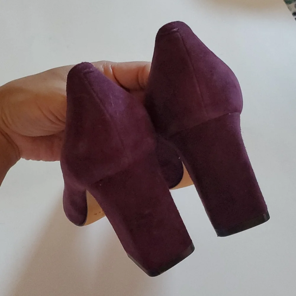 Marc Fisher LTD Suede Block Heel Pump - Picture 3 of 4